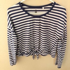 Crop long sleeve top